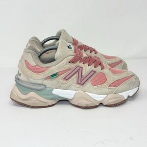 EUC. With new inserts. New Balance 9060 Athletic Shoes. Men’s 7 or women’s 8.5